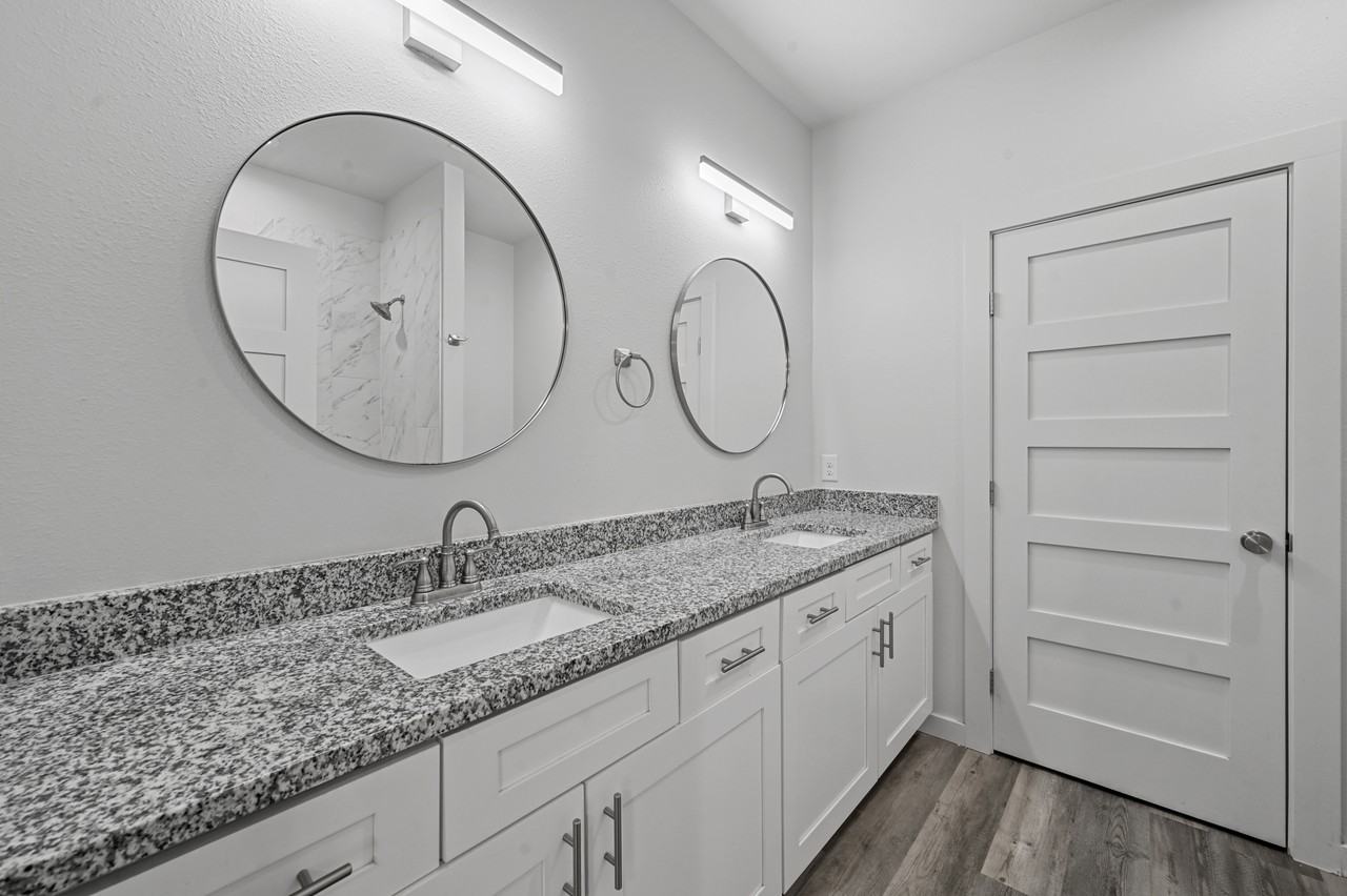 517 E Heron St - Photo 2 of 19