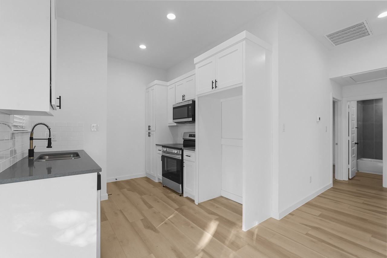 2217 Sayle St #B - Photo 6 of 20