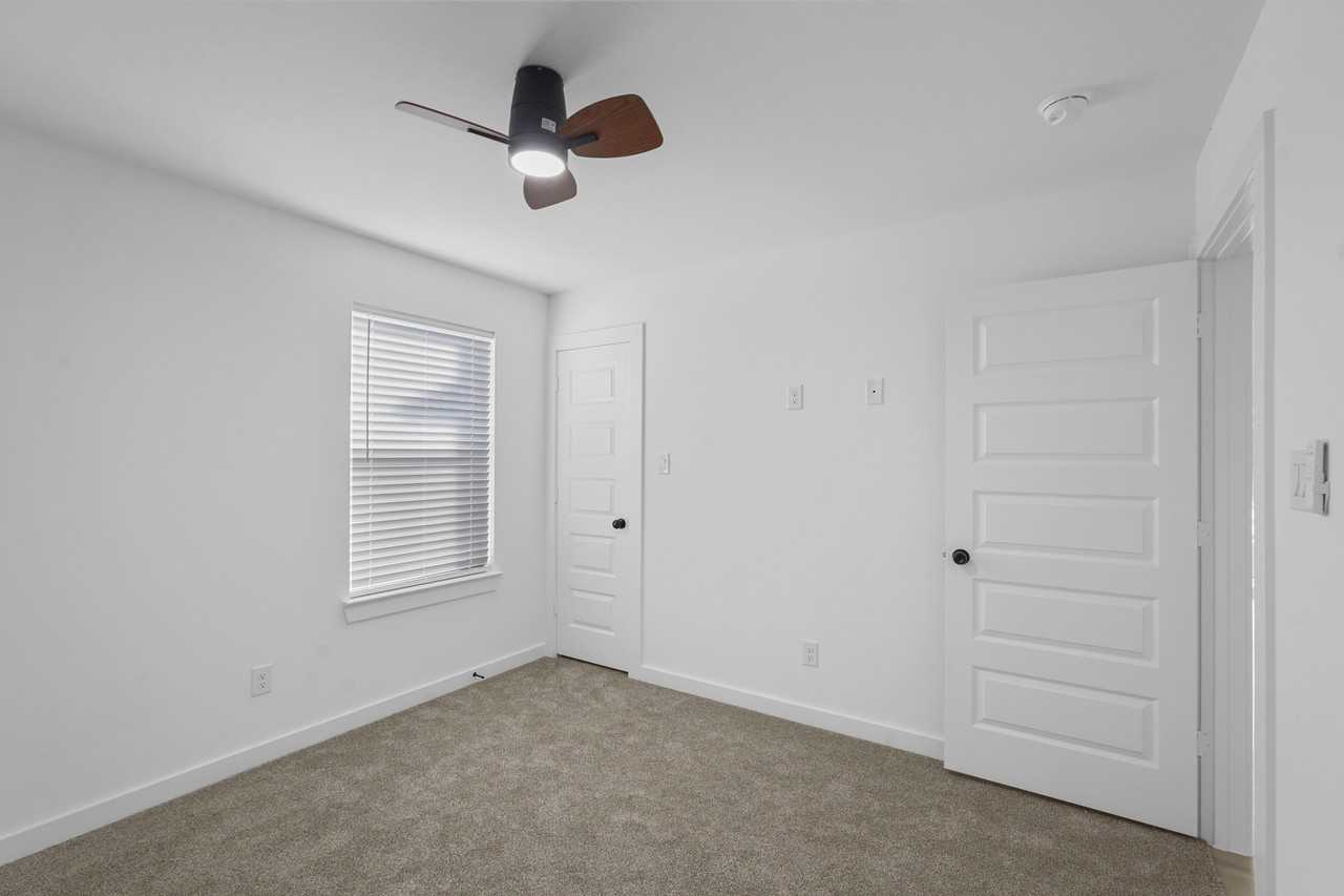 2217 Sayle St #B - Photo 7 of 20
