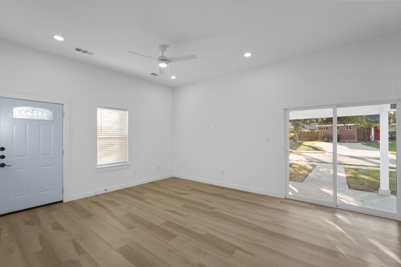 2217 Sayle St #B - Photo 2 of 20