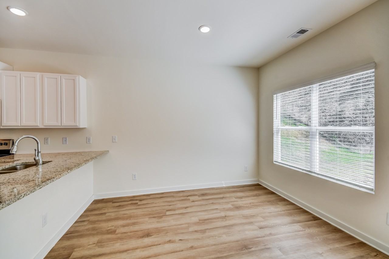 8 Deer Creek Dr - Photo 5 of 15