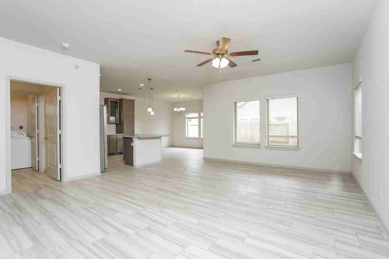 7918 7918 Cypress Country Dr - Photo 3 of 23