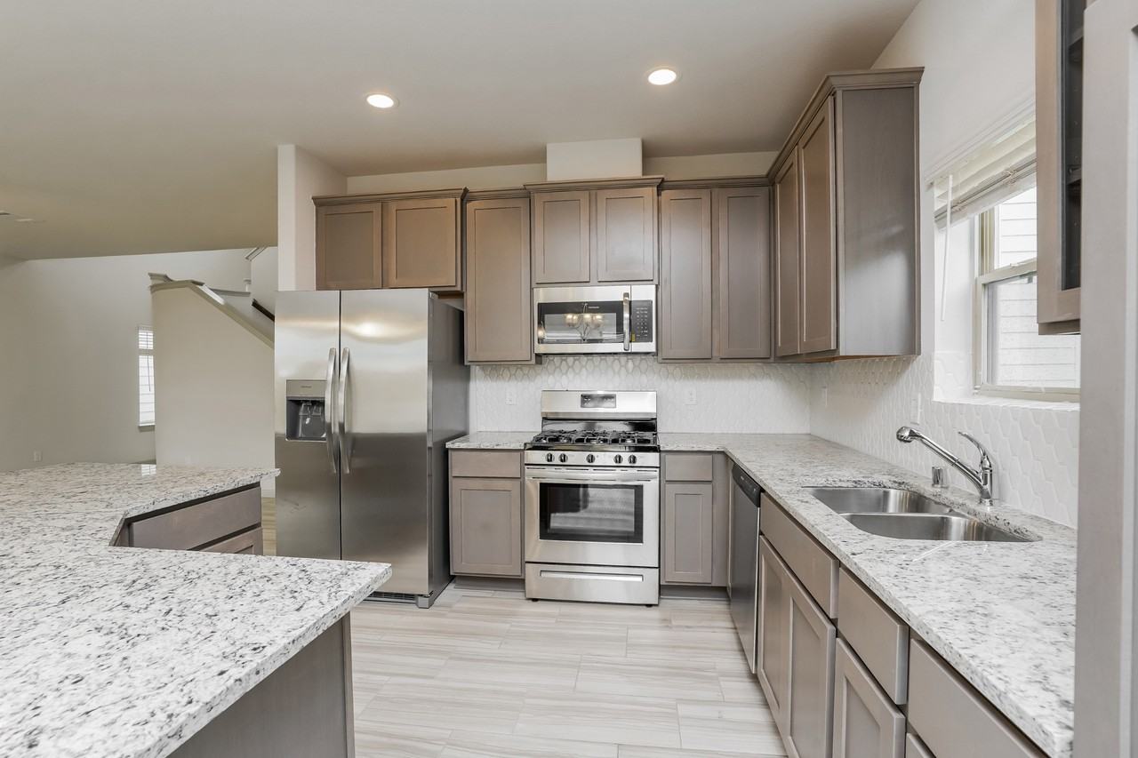 7918 7918 Cypress Country Dr - Photo 5 of 23