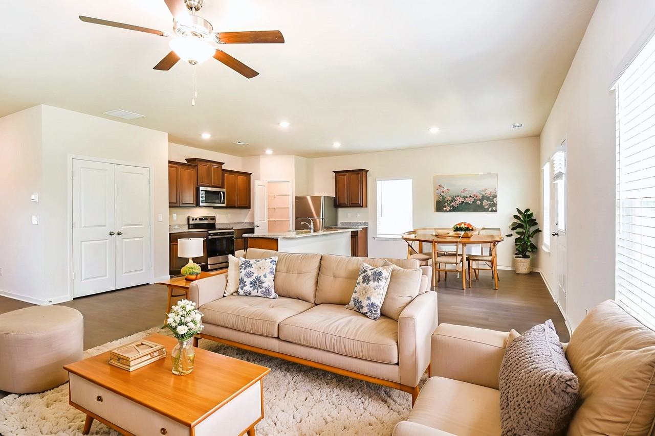 138 Innis Brook Cir - Photo 3 of 28