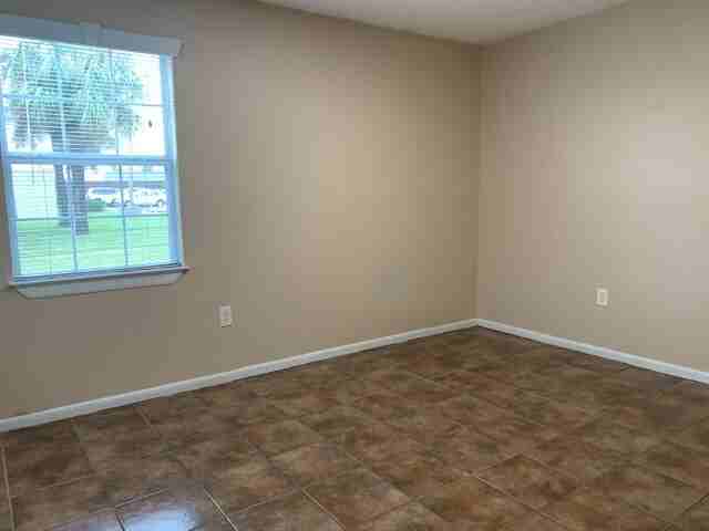 719 S Berthe Ave #4 - Photo 3 of 8