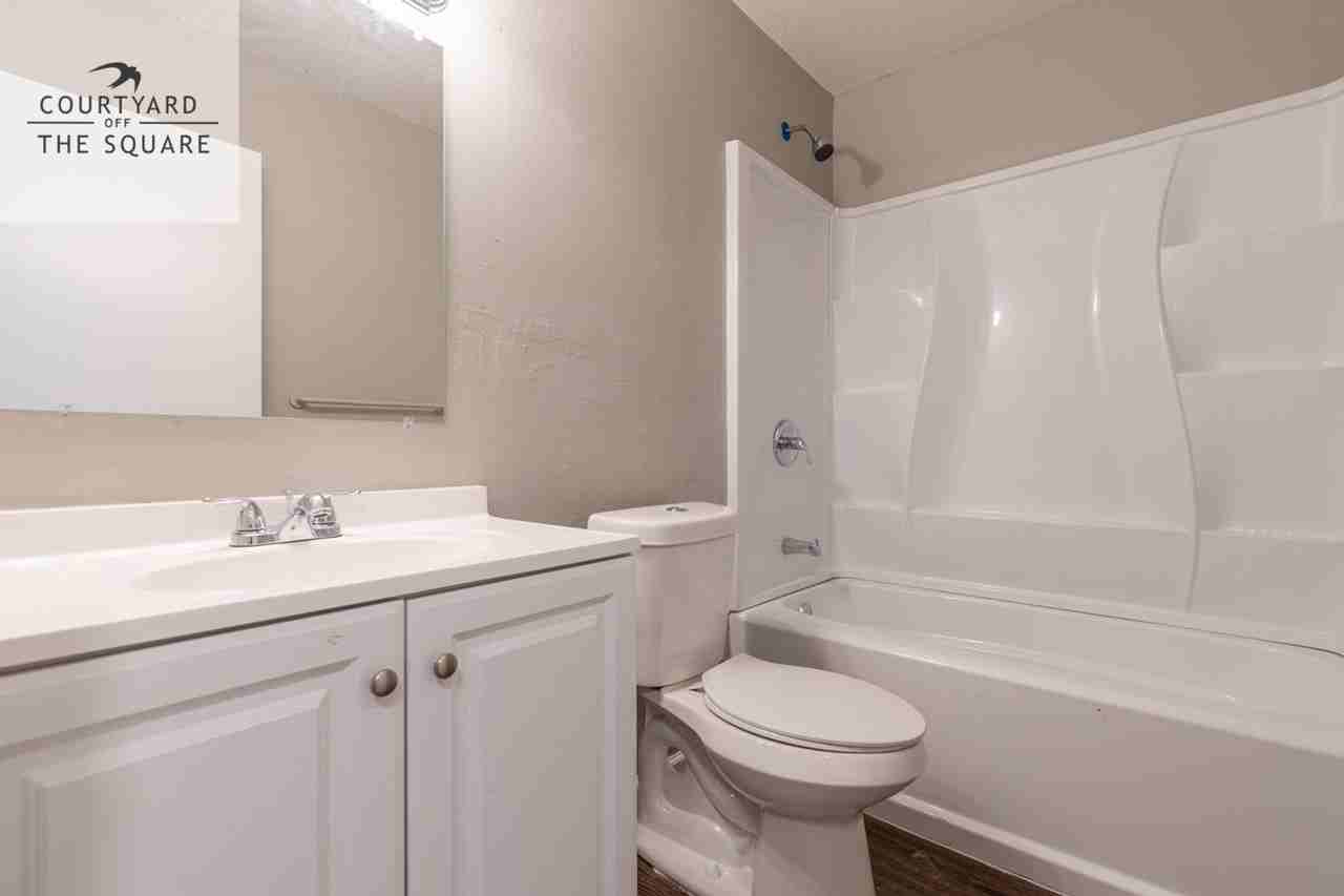 Courtyard Off The Square Apartments - Photo 7 of 10