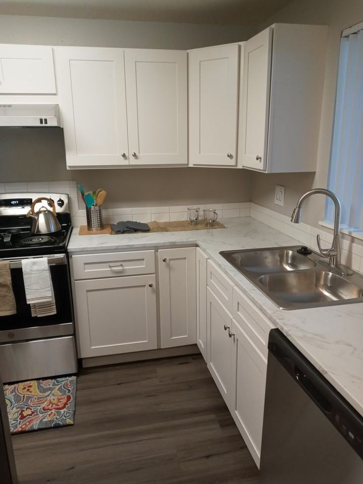 Pointe West Apartments - Photo 2 of 14