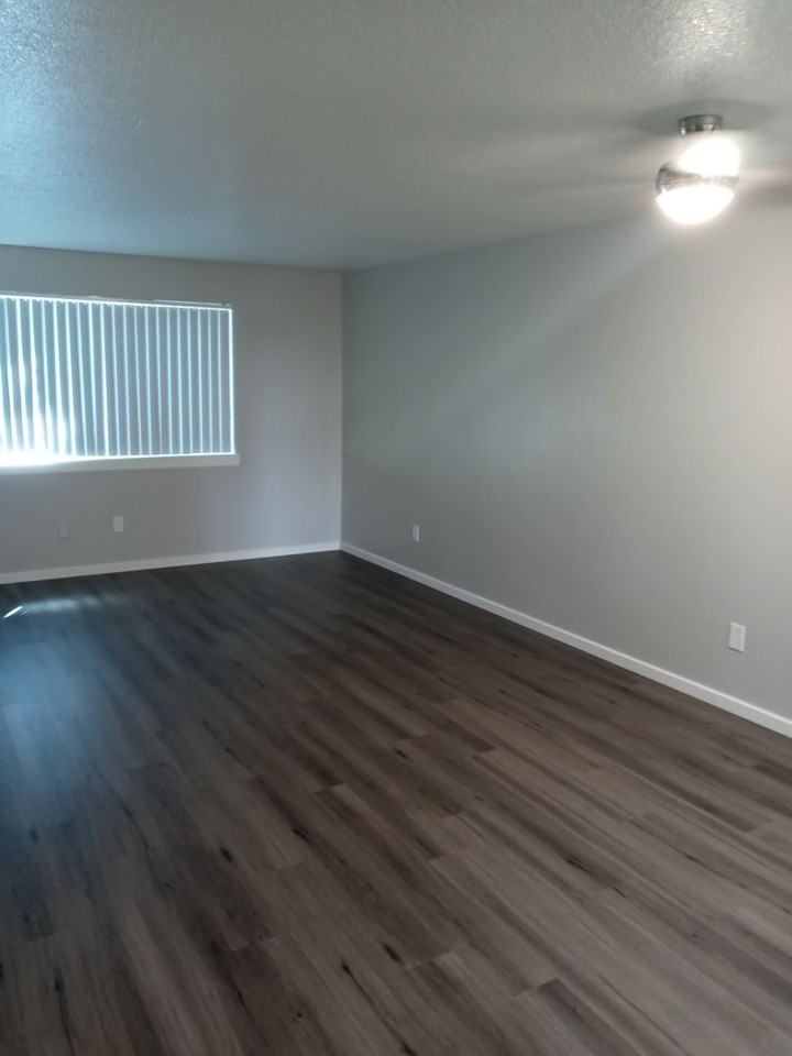 Pointe West Apartments - Photo 4 of 14