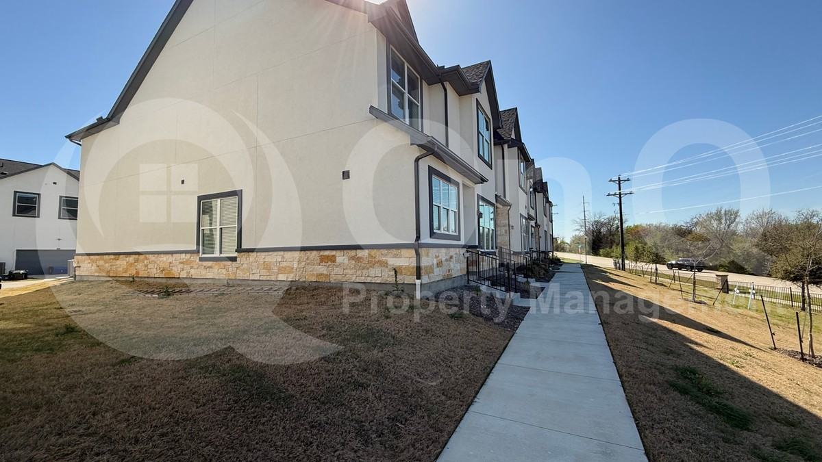 217 Mule Deer Mews - Photo 2 of 18