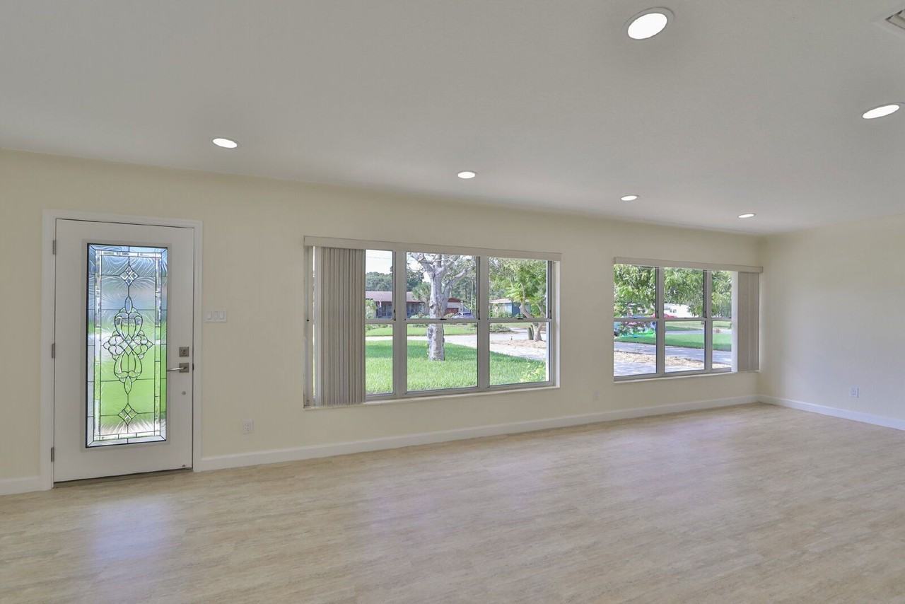 5941 4th Ave N - Photo 7 of 38