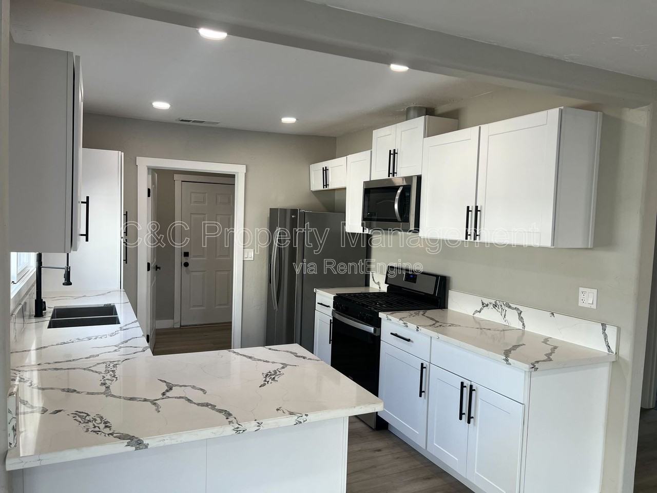 1519 W 22nd Pl - Photo 4 of 20
