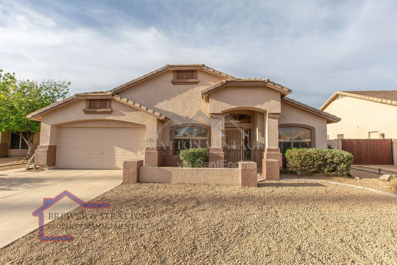 2042 E Smoke Tree Rd