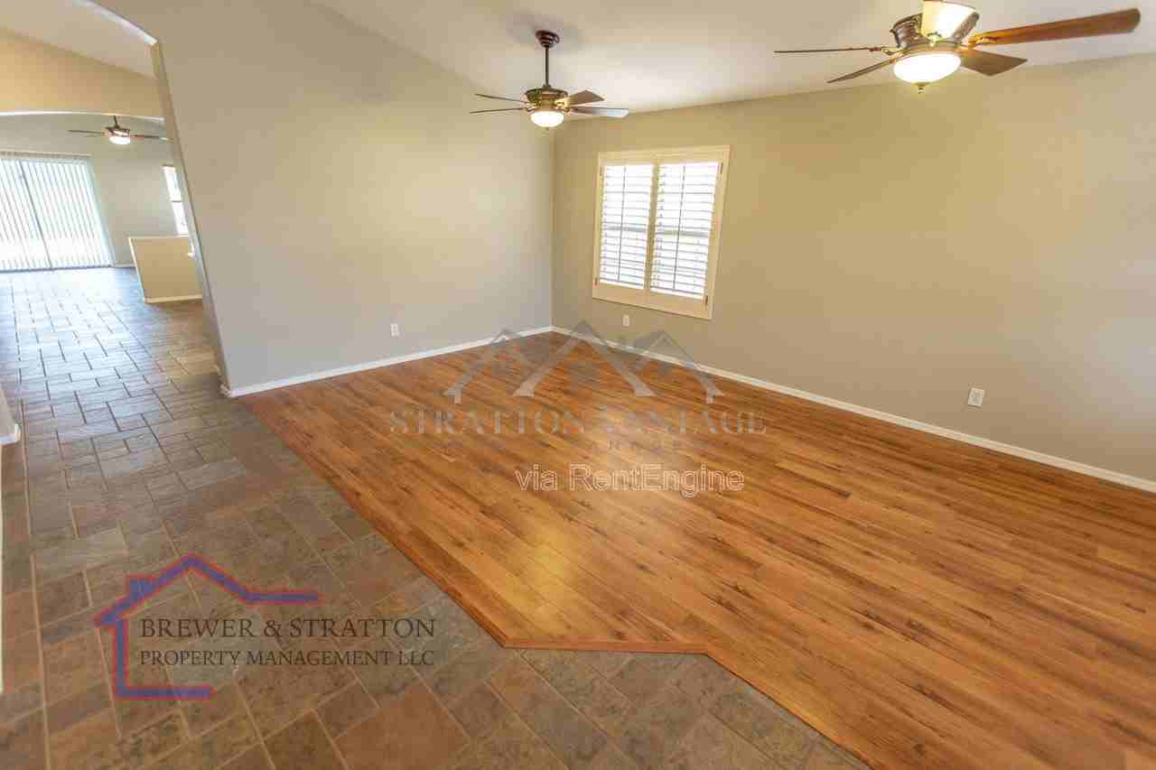 2042 E Smoke Tree Rd - Photo 6 of 50