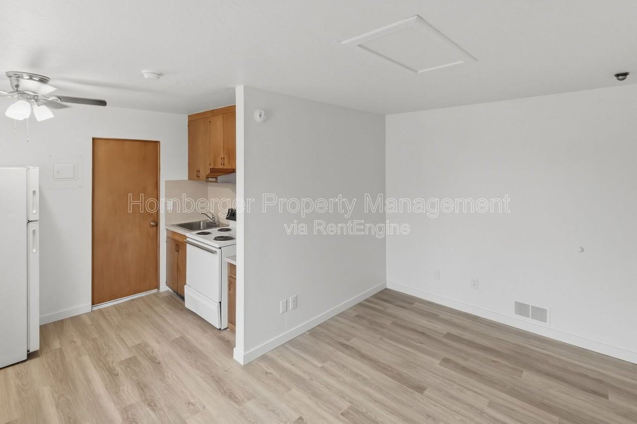 904 W 9th Ave #6 - Photo 4 of 17