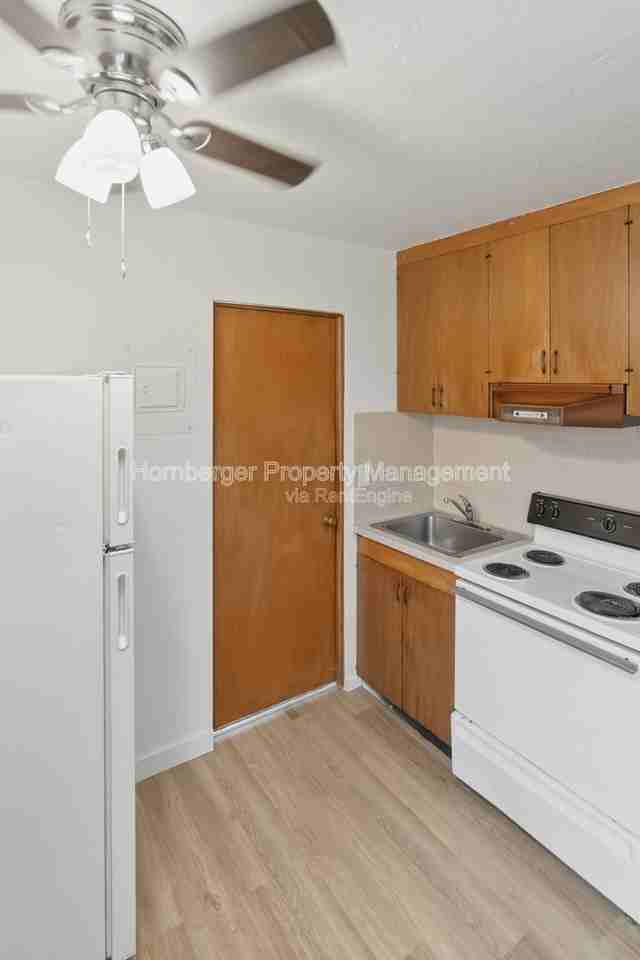 904 W 9th Ave #6 - Photo 6 of 17