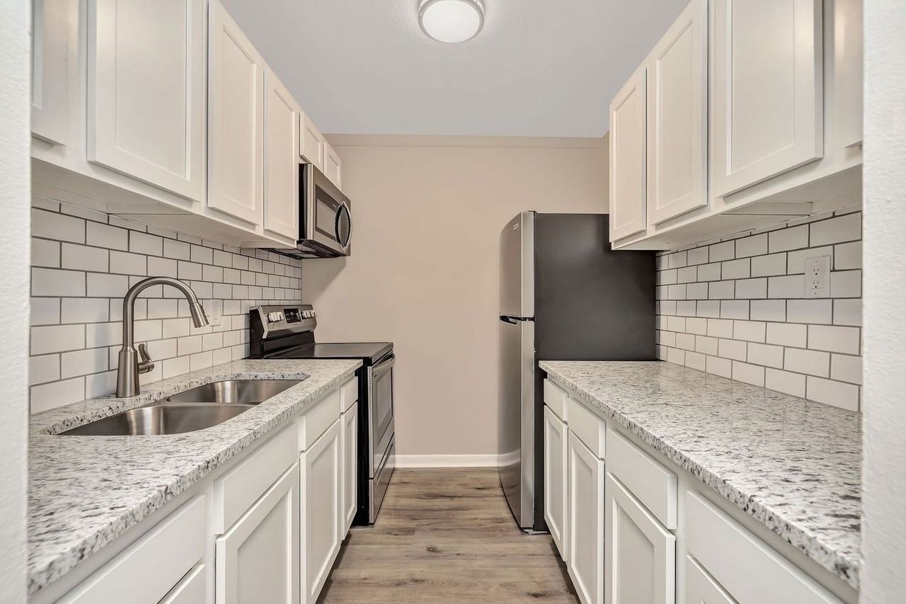 5615 Happy Hollow Rd #7 - Photo 3 of 14