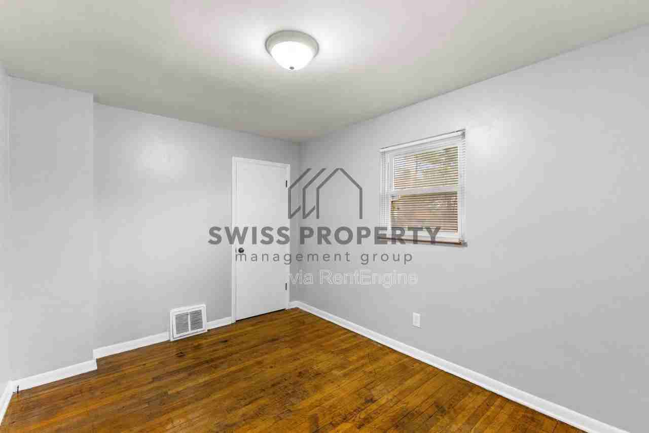 386 S Napoleon Ave #386S - Photo 3 of 26