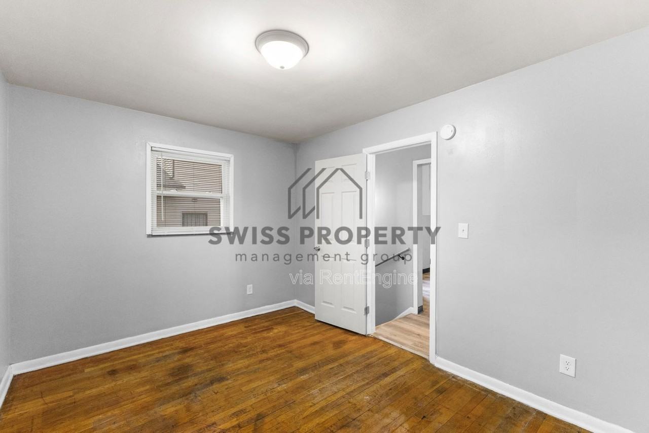 386 S Napoleon Ave #386S - Photo 5 of 26