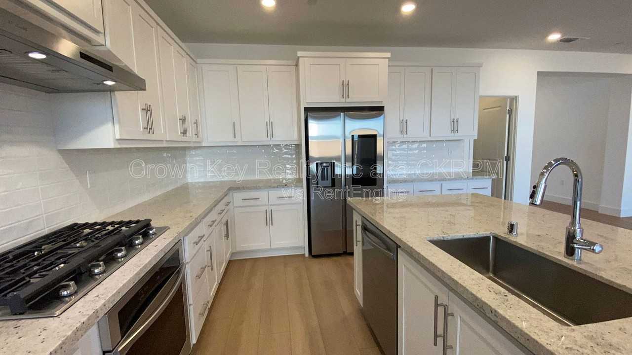 2703 Joshua St - Photo 7 of 25