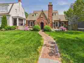 307 Lexington Rd - Photo 1 of 1