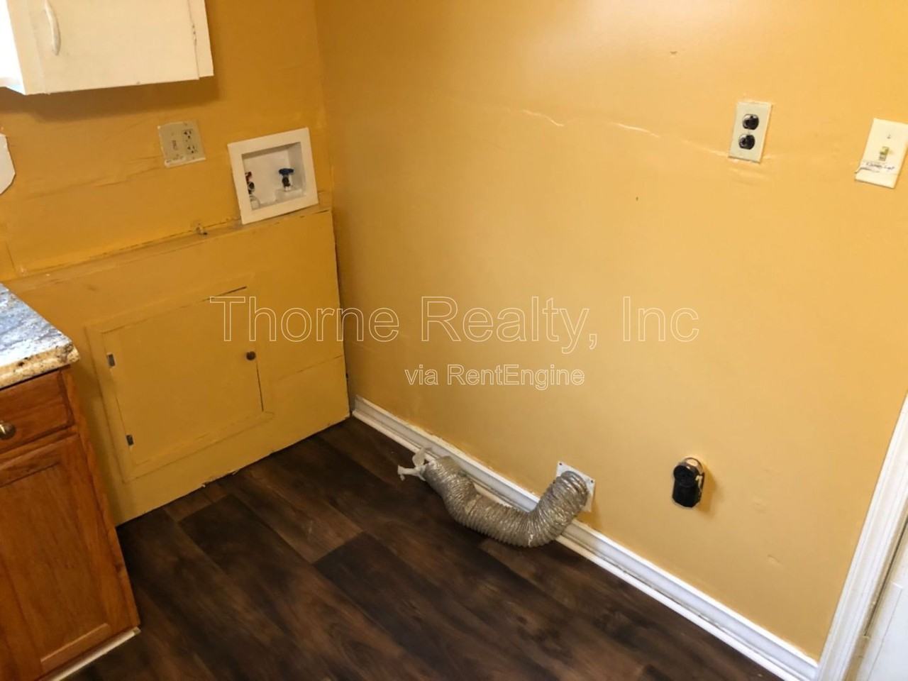 517 Ne Main St - Photo 3 of 18