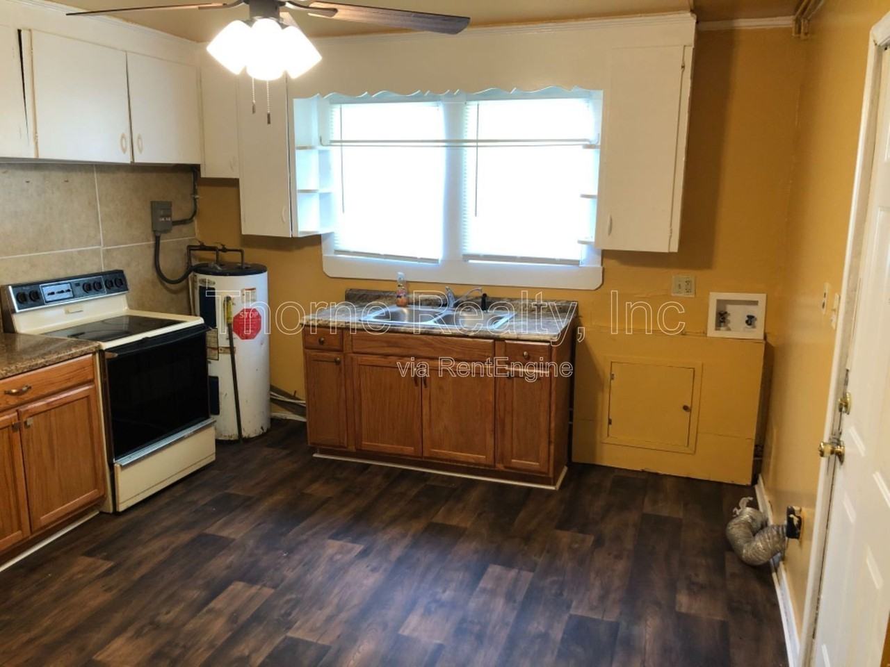 517 Ne Main St - Photo 5 of 18