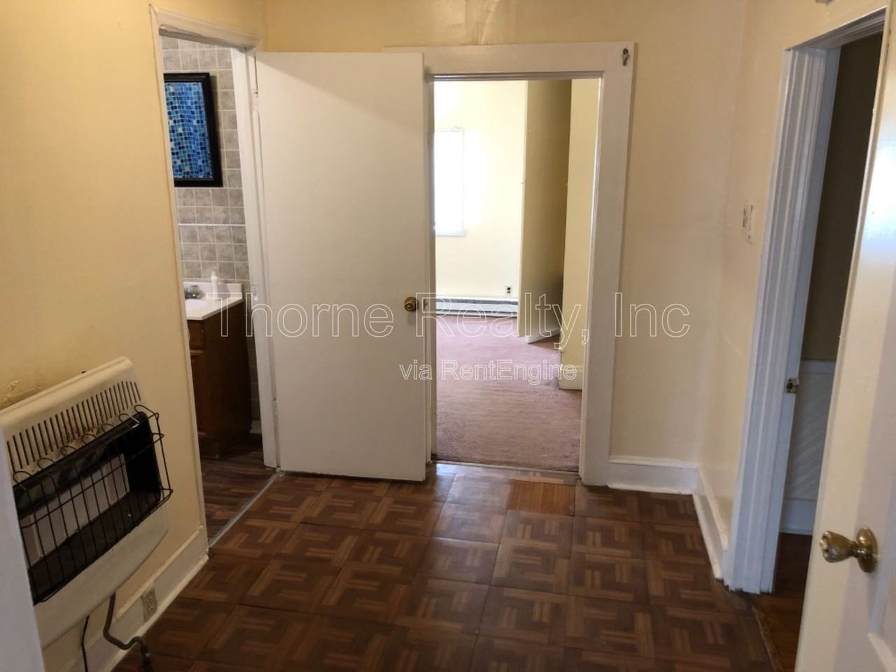 517 Ne Main St - Photo 7 of 18