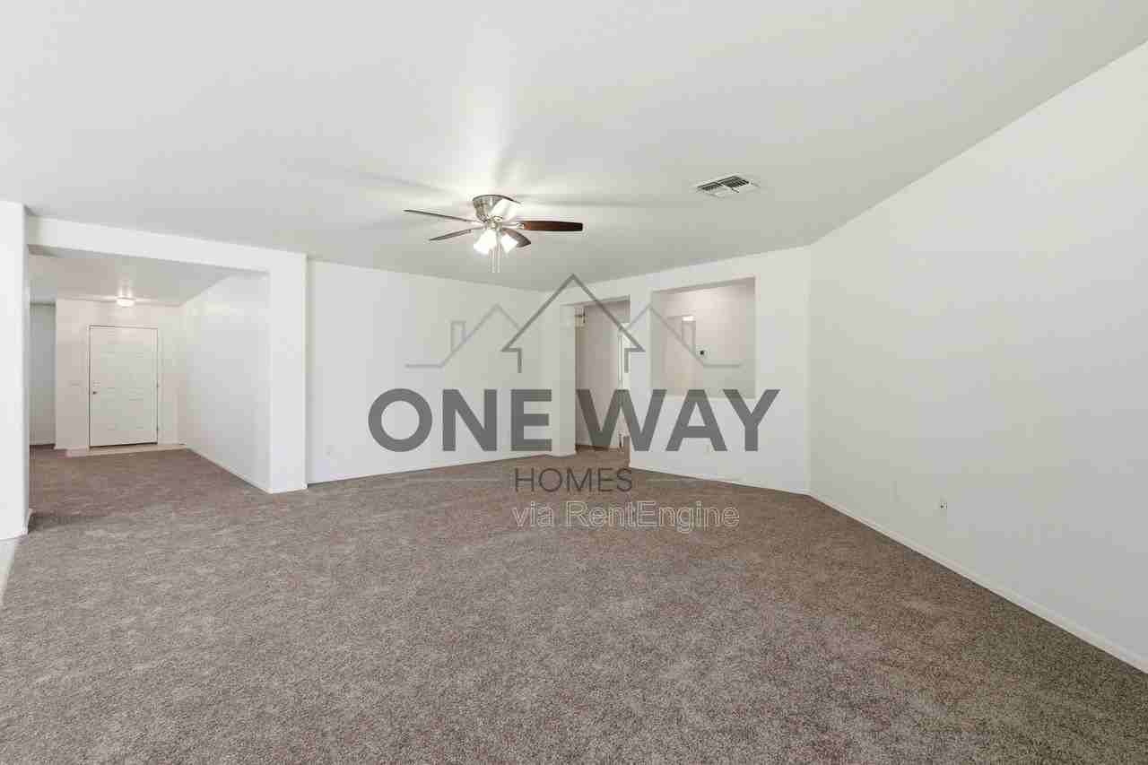 11352 E Renata Ave - Photo 5 of 43