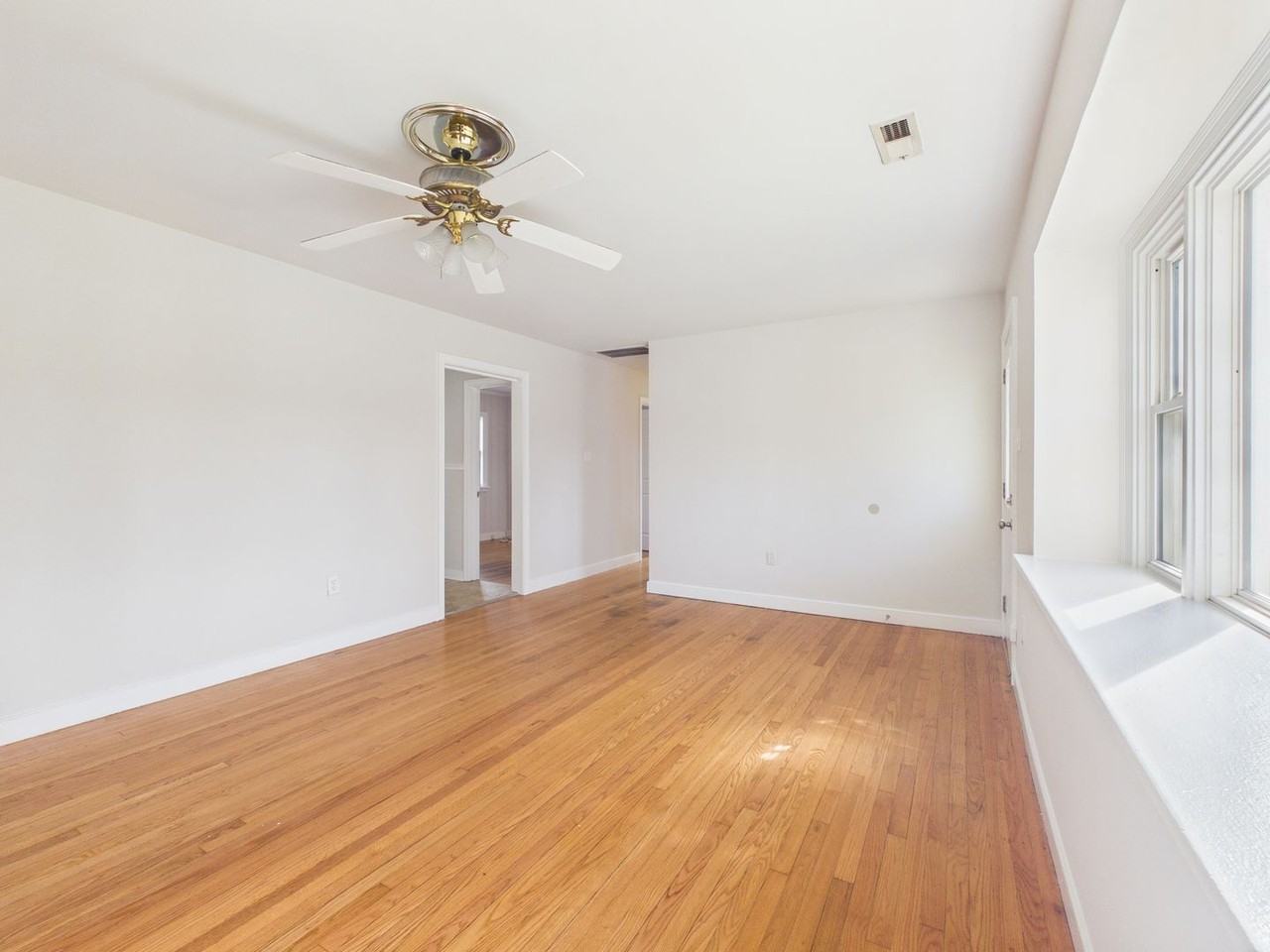 6534 Worthington Rd - Photo 6 of 26