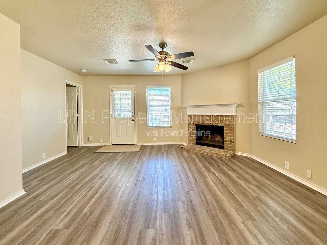 9011 Timber Hunt - Photo 5 of 23