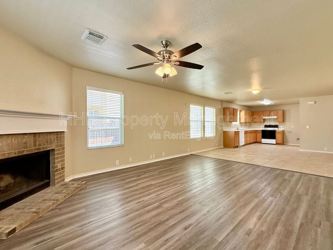 9011 Timber Hunt - Photo 6 of 23