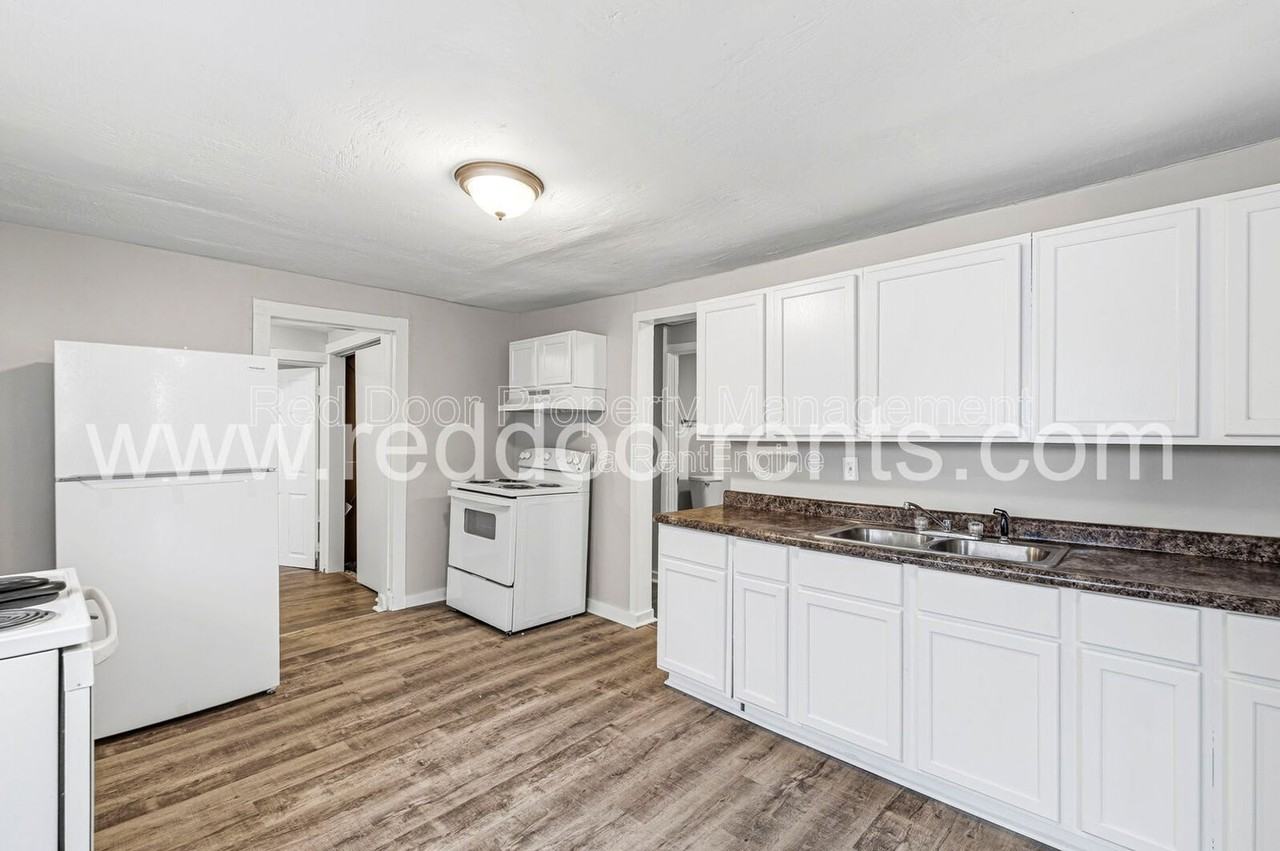 4320 E 30th St - Photo 3 of 23