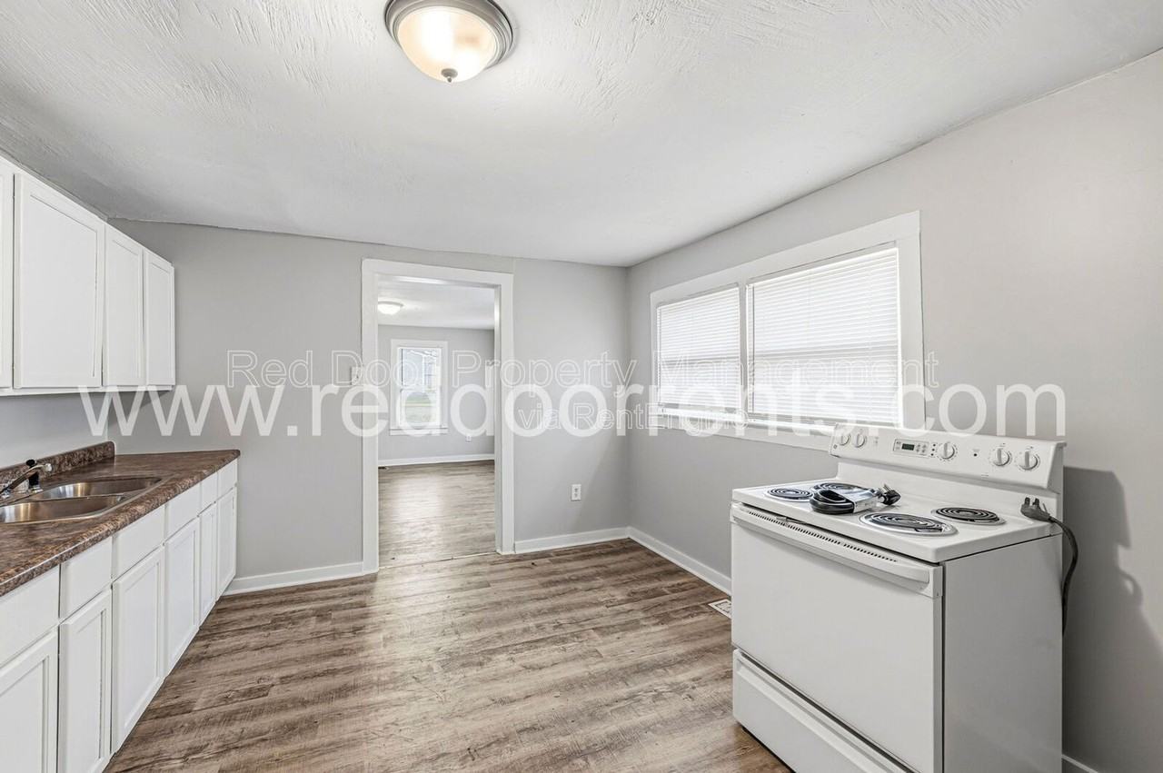 4320 E 30th St - Photo 4 of 23