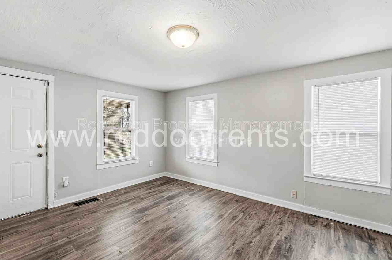 4320 E 30th St - Photo 7 of 23