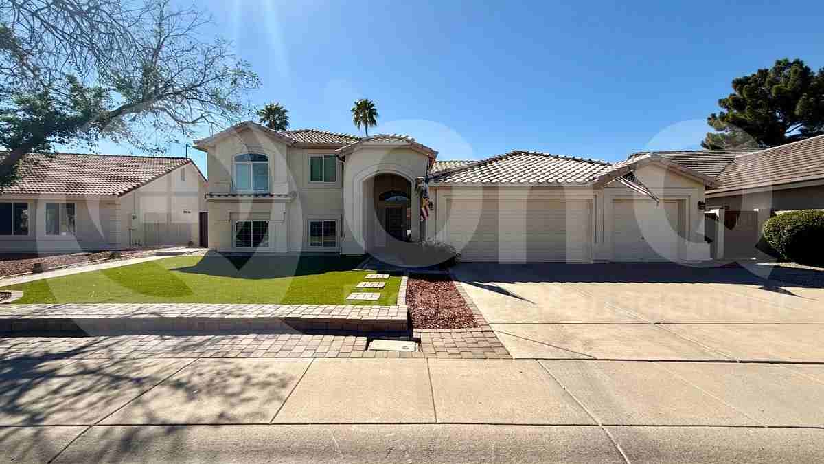 1037 E Southshore Dr #2 - Photo 3 of 13