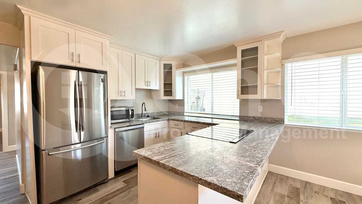 1037 E Southshore Dr #2 - Photo 4 of 13