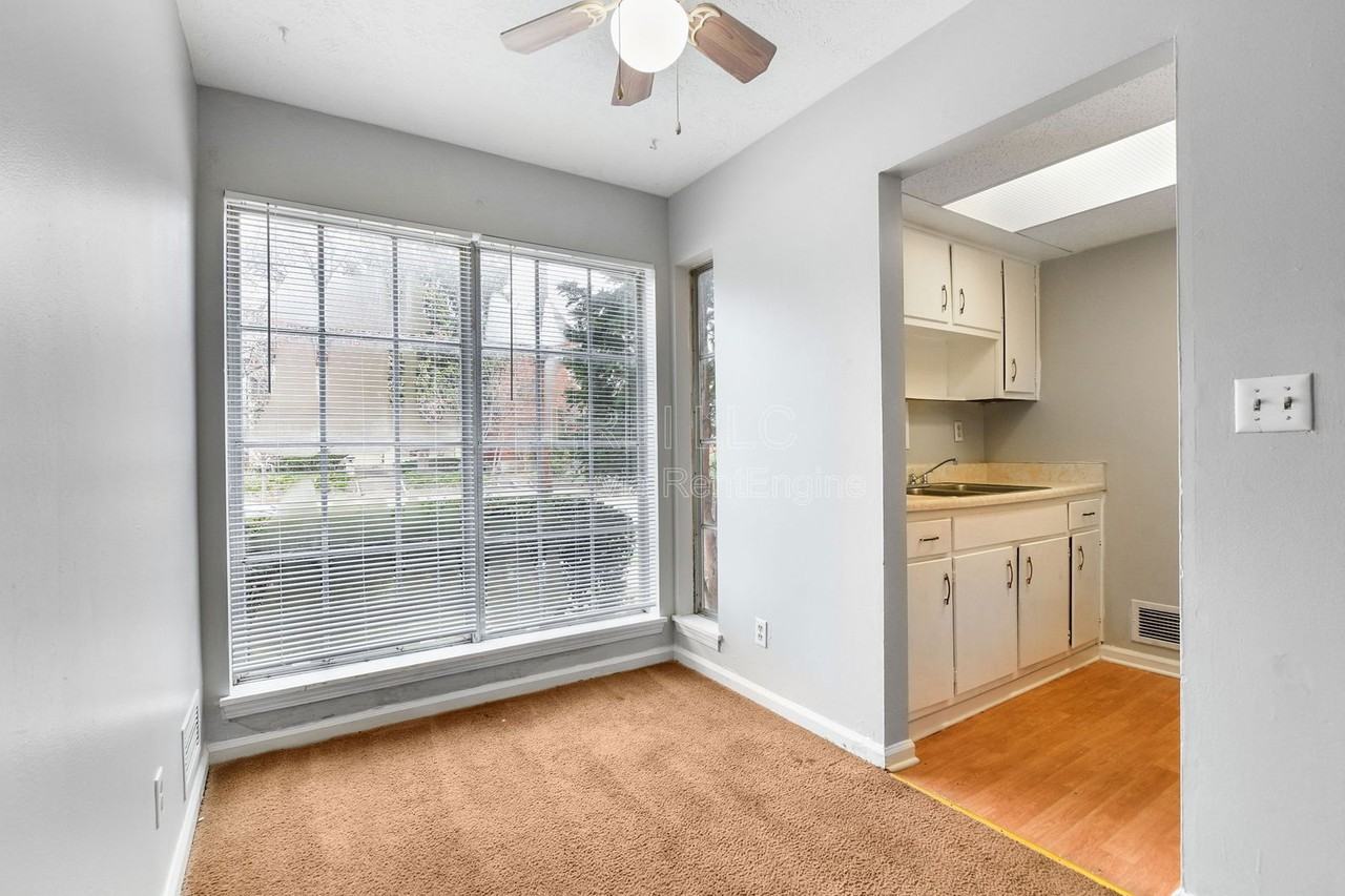 118 W Ormsby Ave #A1 - Photo 4 of 11