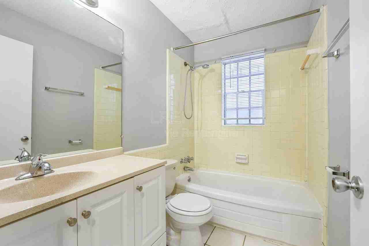 118 W Ormsby Ave #A1 - Photo 6 of 11