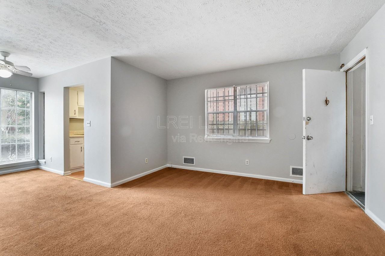 118 W Ormsby Ave #A1 - Photo 7 of 11