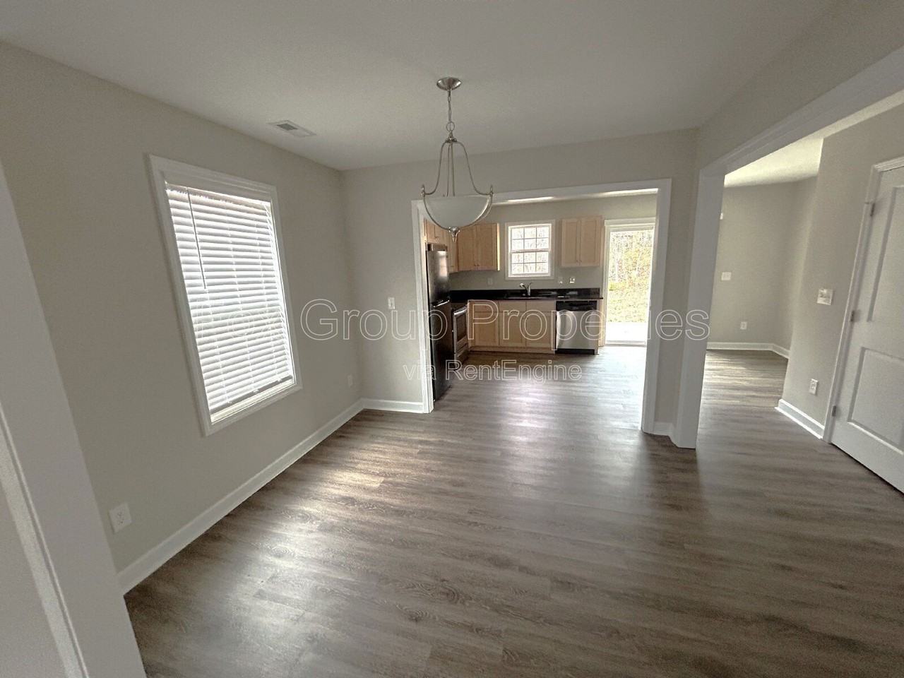 566 Kirk St - Photo 4 of 14