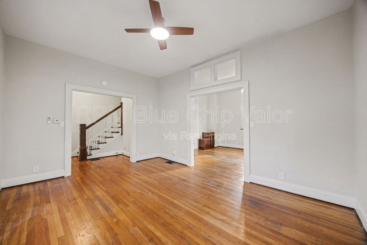 2218 Salvador St - Photo 2 of 27