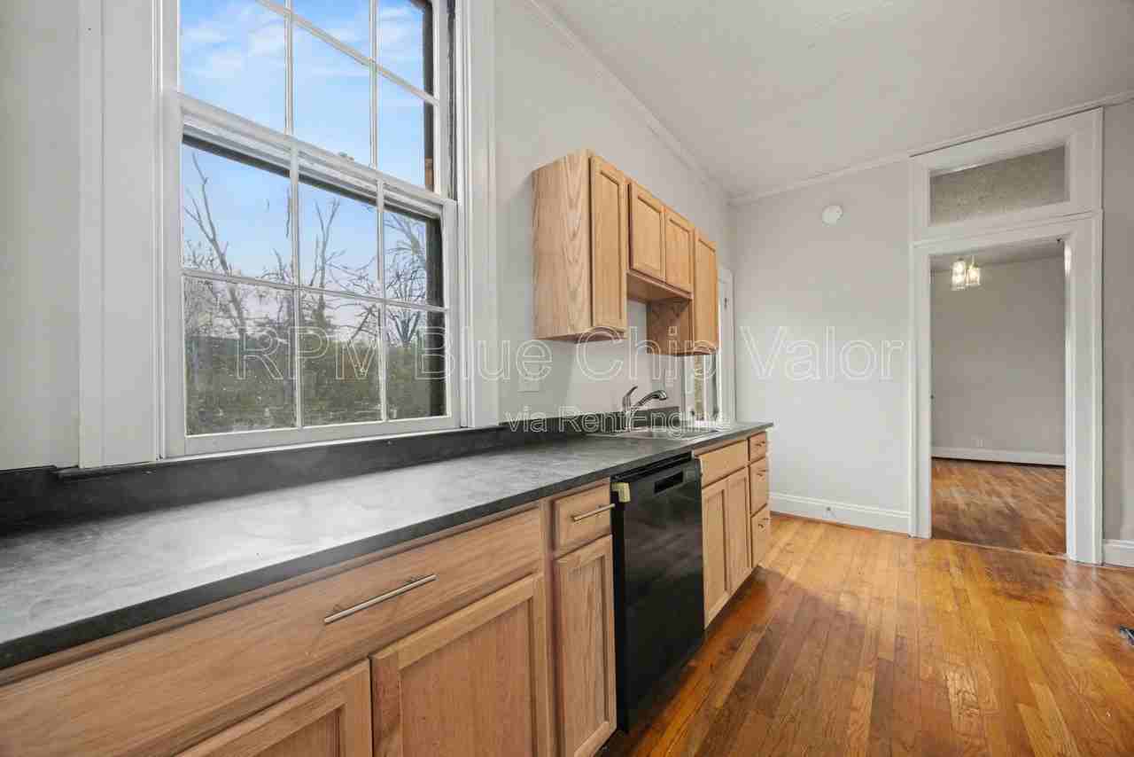 2218 Salvador St - Photo 6 of 27