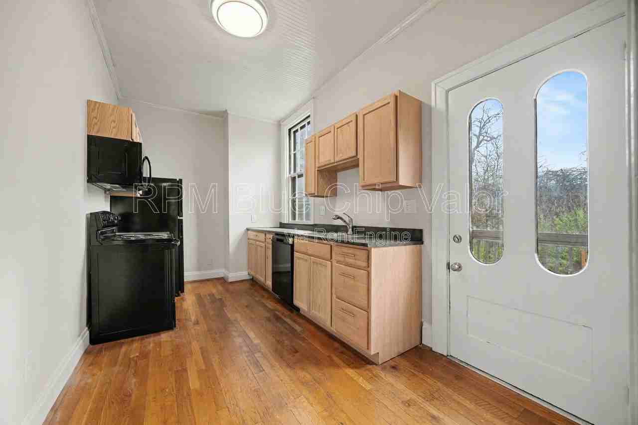 2218 Salvador St - Photo 7 of 27