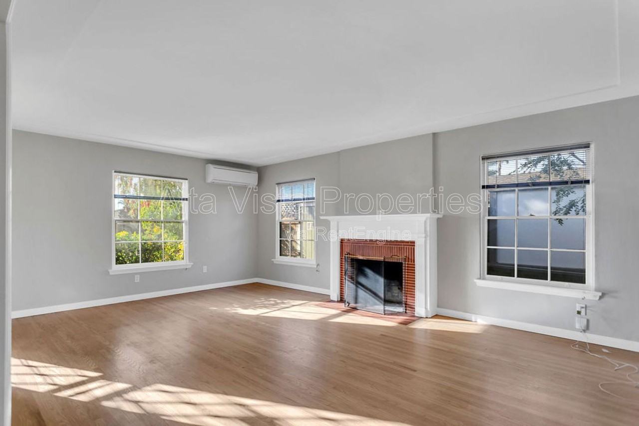 4865 Lucille Pl - Photo 7 of 40