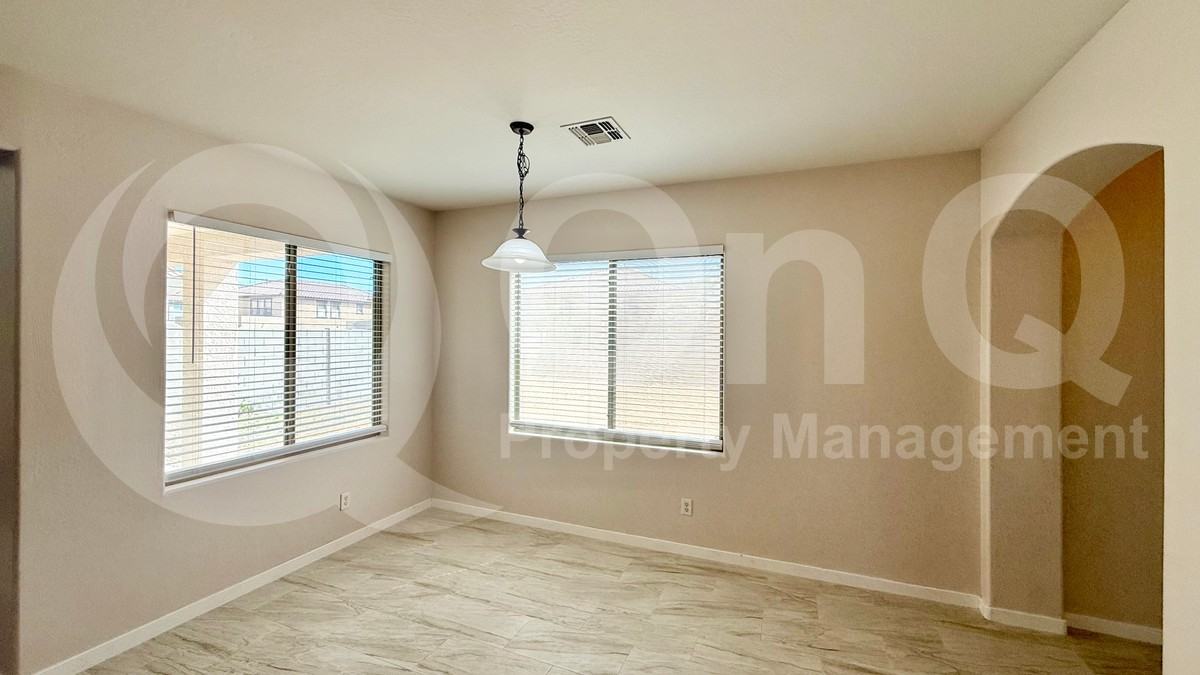 13653 W Crocus Dr - Photo 5 of 33