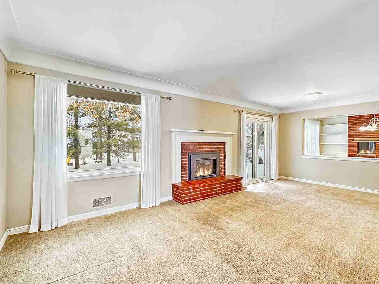 341 Herman Ter - Photo 2 of 20