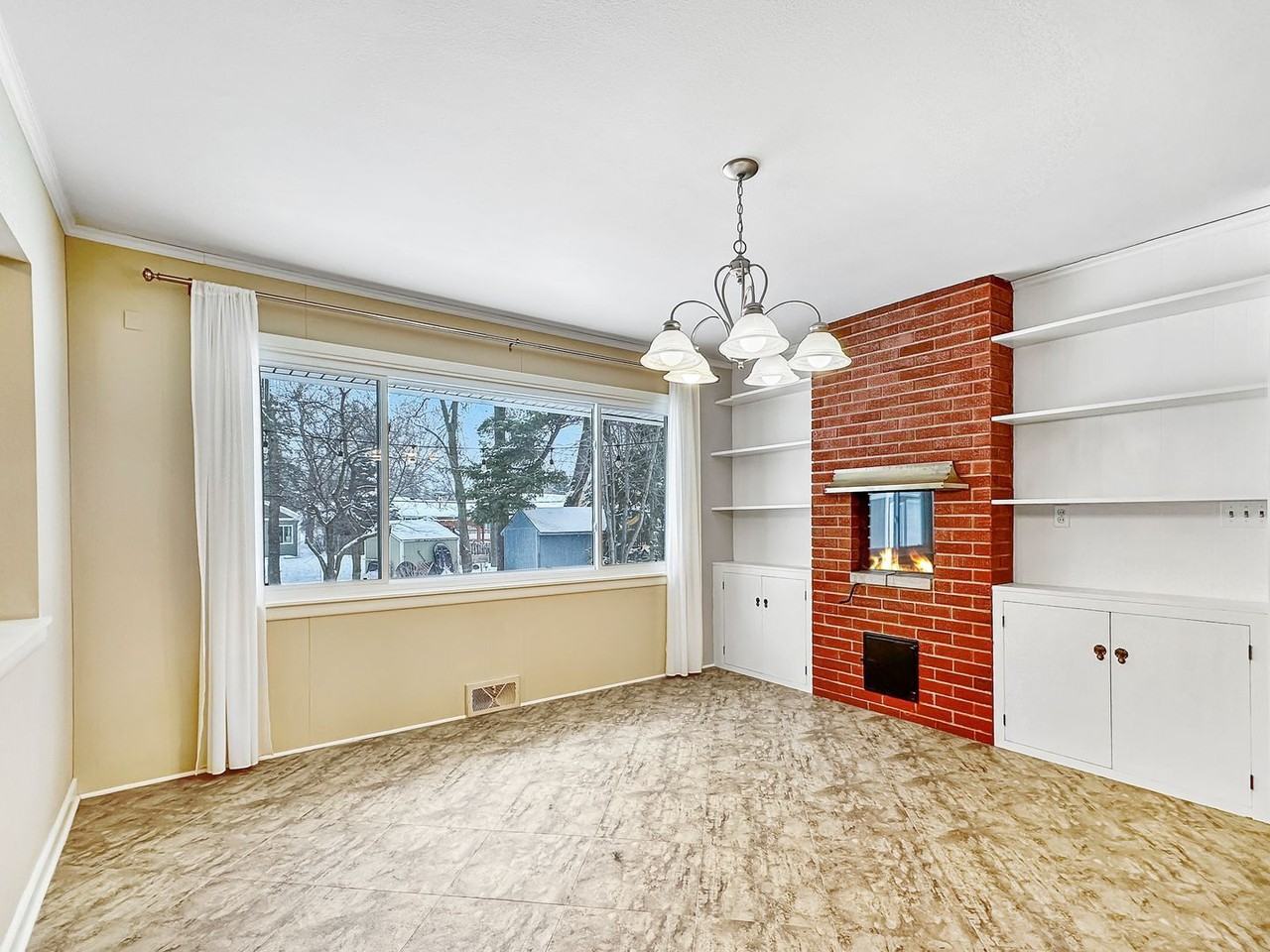 341 Herman Ter - Photo 3 of 20