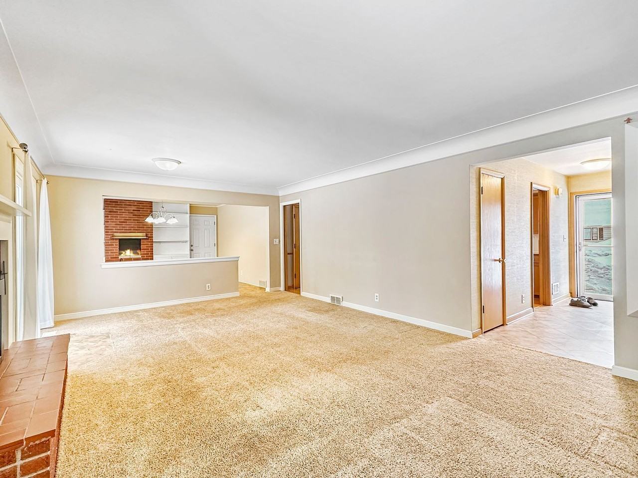 341 Herman Ter - Photo 4 of 20