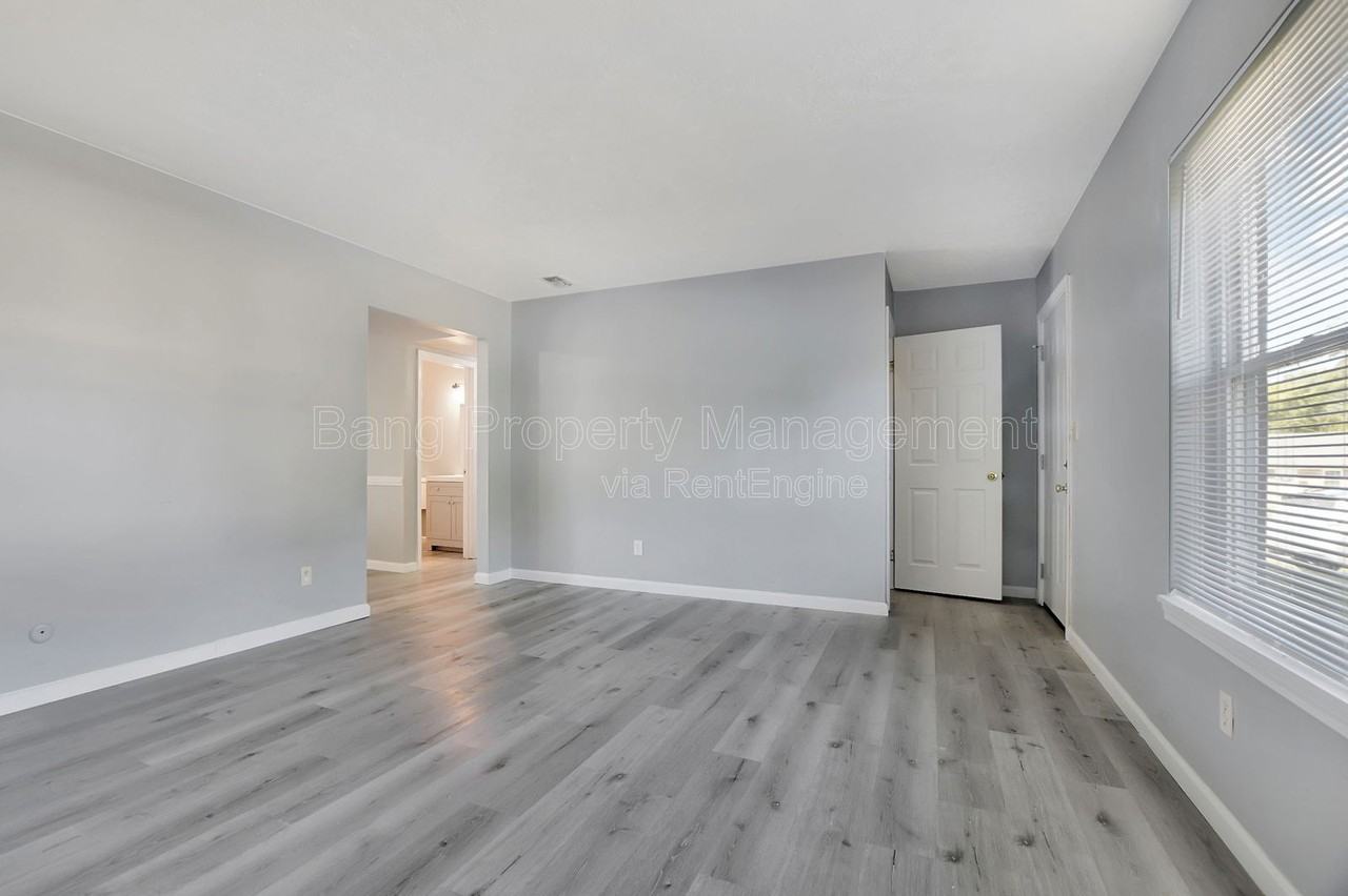 817 Lancelot Ct - Photo 2 of 19