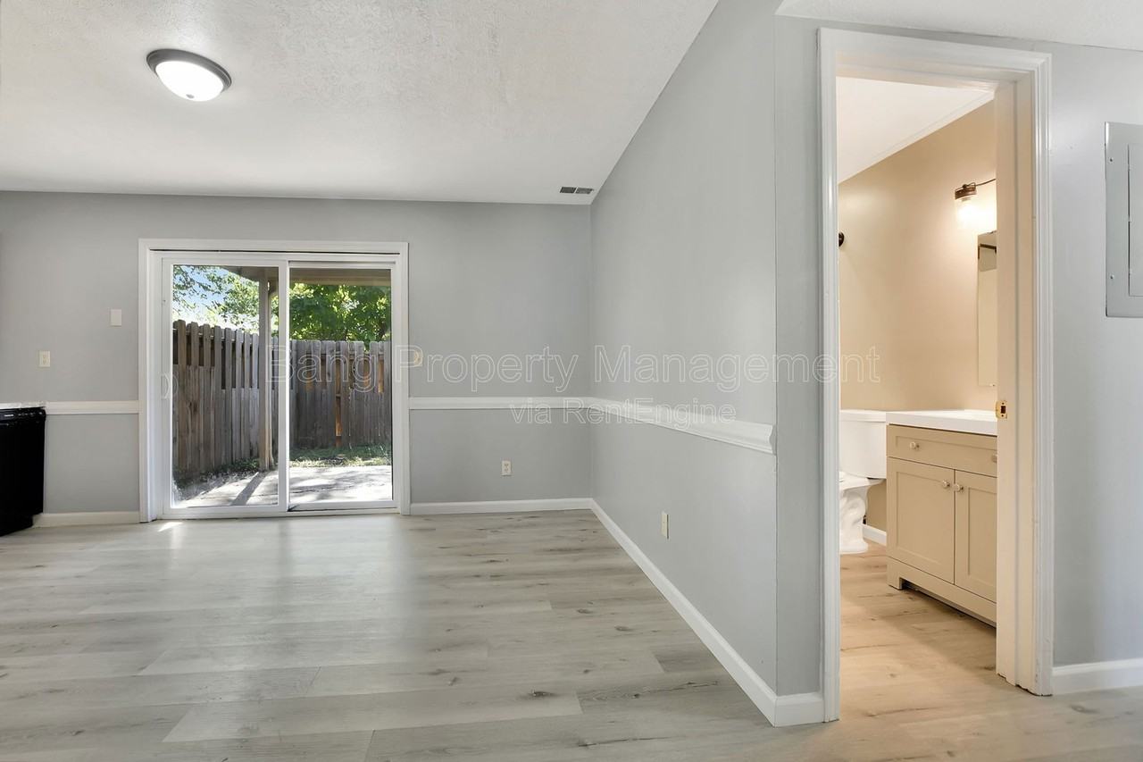817 Lancelot Ct - Photo 3 of 19